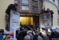 Столкновения возле Октябрьского: Полиция сообщила о 32 пострадавших правоохранителях и открыла три производства