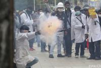 В Боливии протесты врачей завершились масштабными столкновениями с полицией, есть пострадавшие