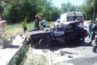 Бойцы ГСЧС в Запорожье спасли водителя из поврежденного в результате ДТП автомобиля