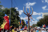 В Кишиневе проходят массовые акции против изменения системы выборов в Молдове