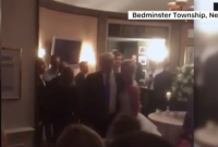 Трамп пришел на свадьбу к незнакомцам в своем гольф-клубе в Нью-Джерси (видео)