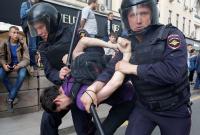 США и ЕС осудили задержания участников акций протеста в России