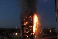 В Лондоне загорелся 27-этажный дом: жильцов эвакуируют, здание может упасть (видео)