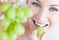 Ученые выяснили, что виноград может защитить зубы от кариеса