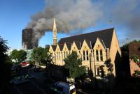 По меньшей мере 65 человек пропали без вести при пожаре в Лондоне - СМИ