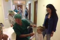 Во Львове немецкий пластический хирург бесплатно прооперирует несколько десятков детей с ожогами