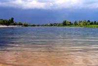 Киевлянам могут запретить купаться на трех озерах
