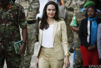 Анджелина Джоли посетила Кению во Всемирный день беженцев