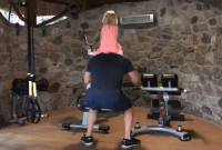Появилось видео, как Владимир Кличко тренируется со своей дочерью