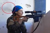 Появилось видео, как курдская снайперша избежала гибели от пули боевика ИГ