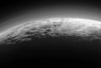 Ученые обнаружили на Плутоне органический туман