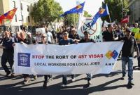 Австралия прекращает выдачу виз работникам фастфуда