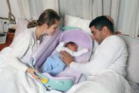 Ученые выяснили, как рождение ребенка влияет на сон родителей