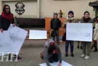 Акцию против насилия над женщинами пытались сорвать в Ужгороде