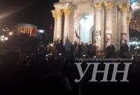 Около сотни человек собрались на столичном Майдане из-за разгона блокады