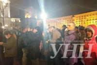 Активисты в Киеве поднялись до Михайловского собора и забросали камнями окна офиса