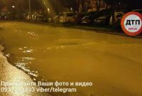 Часть столичной Борщаговки затопило холодной водой