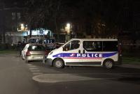 Во Франции неизвестный устроил стрельбу на парковке, трое ранены