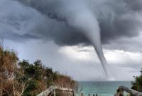 На Австралию обрушился мощный циклон "Дебби" (видео)