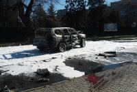 В Мариуполе взрыв уничтожил машину с водителем