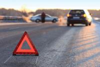 В Ивано-Франковской области автомобиль влетел в остановку, есть погибшие