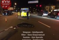 В Киеве маршрутка сбила перебегавшего дорогу мужчину