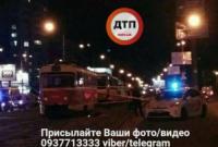 В Киеве трамвай сбил женщину с ребенком, мальчик погиб