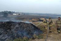 Пожар на военных складах под Мариуполем: пиротехники разминируют территорию