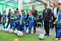 Под Киевом открыли завод по производству покрытия для футбольных полей