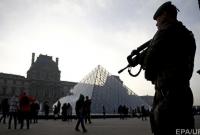 Нападение на солдат возле Лувра: СМИ узнали о личности нападавшего