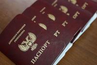 Российские компании начали признавать паспорта ЛНР и ДНР