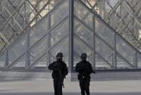 Лувр вновь открылся через 24 часа после нападения с мачете