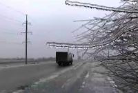 Непогода в Украине: ограничено движение автотранспорта на дорогах в 6 областях