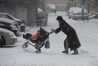 В Киев пришли сильные снегопады, въезд фур ограничен