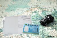 В Украине впервые начали выдавать международные водительские удостоверения