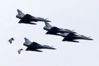 Военные самолеты США и Китая опасно приблизились друг к другу