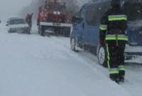 На Одесщине из снежных заносов вытащили более 20 машин, в том числе "скорую"