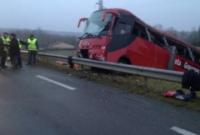 Автобус во Франции слетел в кювет, четыре человека погибли