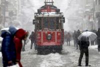 Сильные снегопады парализовали Турцию: Босфор закрыт, в Стамбуле до 110 см снега