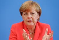 Меркель призвала ускорить депортацию тех, кому отказали в статусе беженца