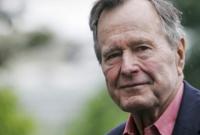 Экс-президента США Джорджа Буша старшего перевели в реанимацию из-за пневмонии