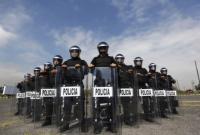 Десятки полицейских получили ранения в Мехико во время столкновений с таксистами