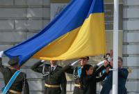 Порошенко поздравил украинцев с 25-летием государственного флага
