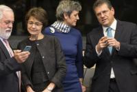 Еврокомиссию уличили в чрезмерных тратах на iPhone