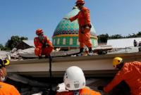 В результате землетрясения в Индонезии пострадали семь иностранных туристов