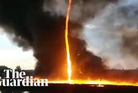 В Англии пожарных ошеломил 15-метровый огненный торнадо (видео)