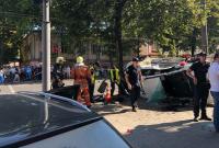 ДТП с автомобилем патрульных в Сумах: Toyota Prius перевернулась, шесть человек пострадали