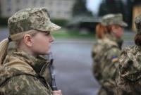 Рада планирует разрешить женщинам служить в армии до предельного возраста пребывания на службе