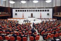 Парламент Турции одобрил проведение досрочных выборов в стране