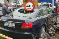 Повреждение машин на Соломенской в Киеве произошло из-за "гидравлических испытаний" - Киевэнерго